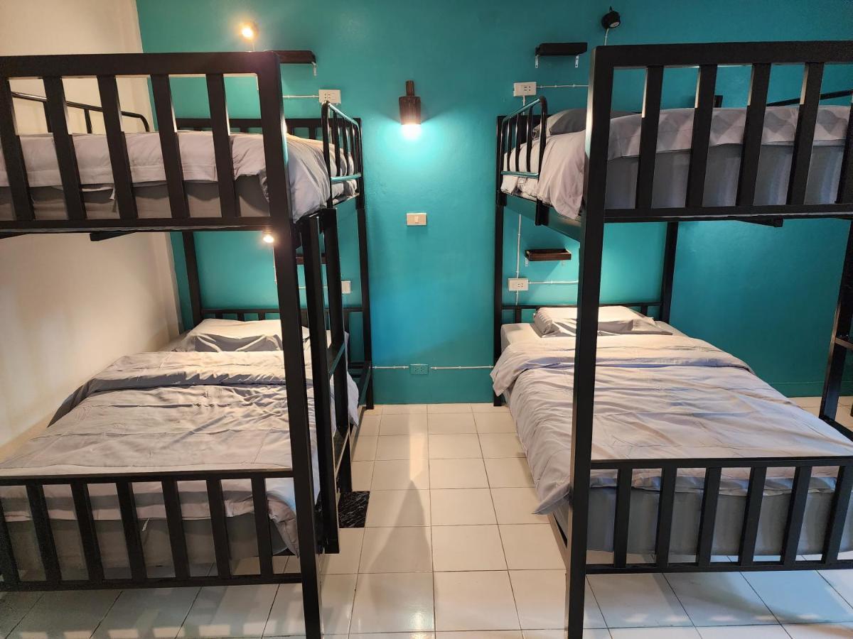 Blue Moon House - A Budget Hostel For Easy Travellers チエンマイ エクステリア 写真
