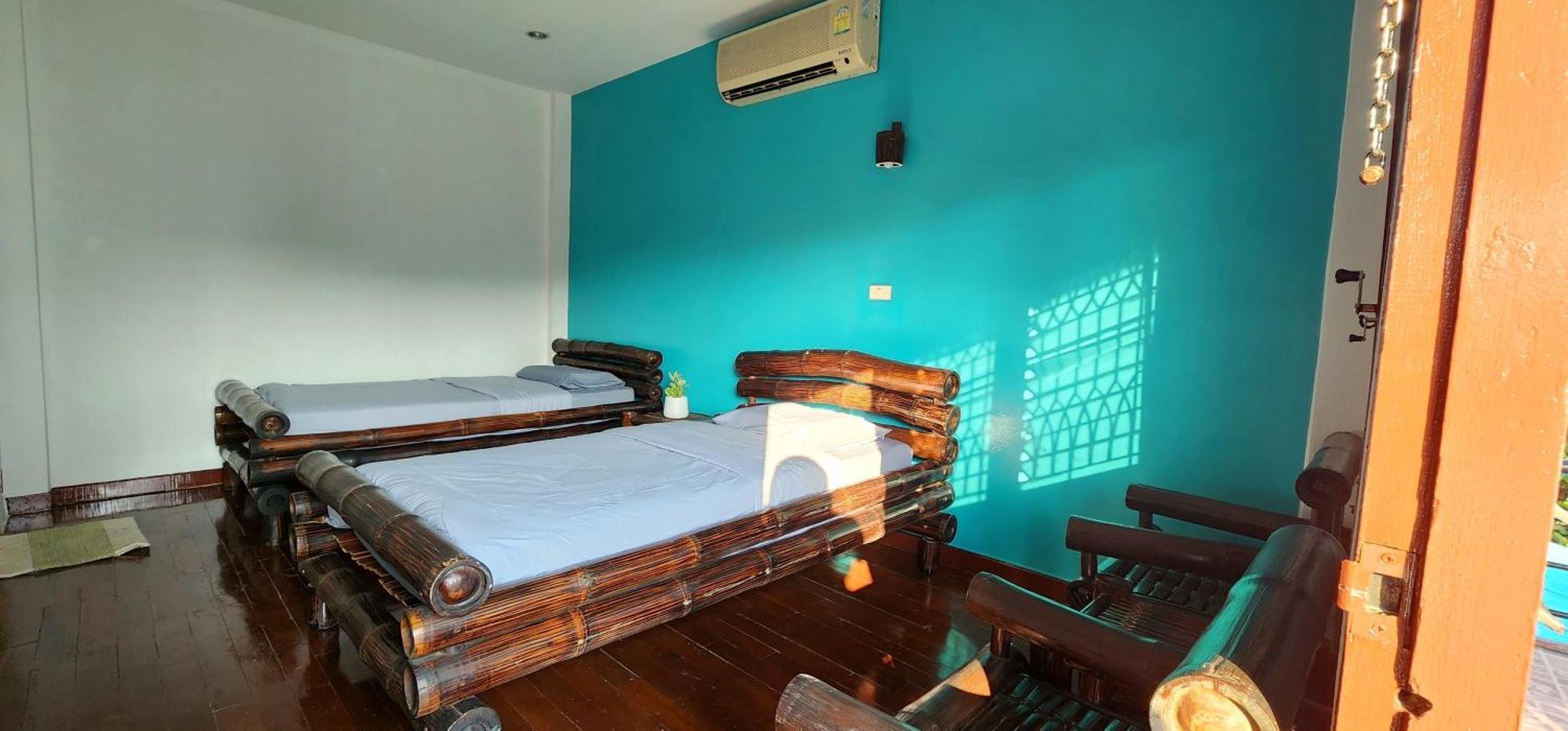 Blue Moon House - A Budget Hostel For Easy Travellers チエンマイ 部屋 写真
