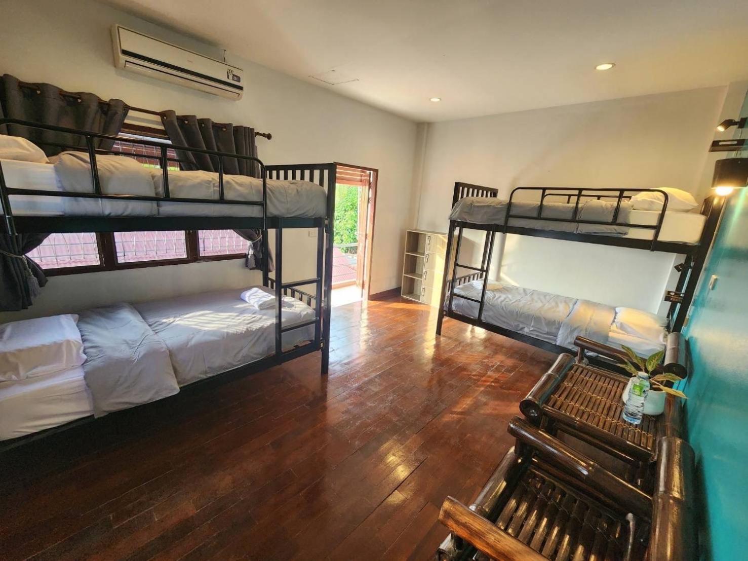 Blue Moon House - A Budget Hostel For Easy Travellers チエンマイ エクステリア 写真