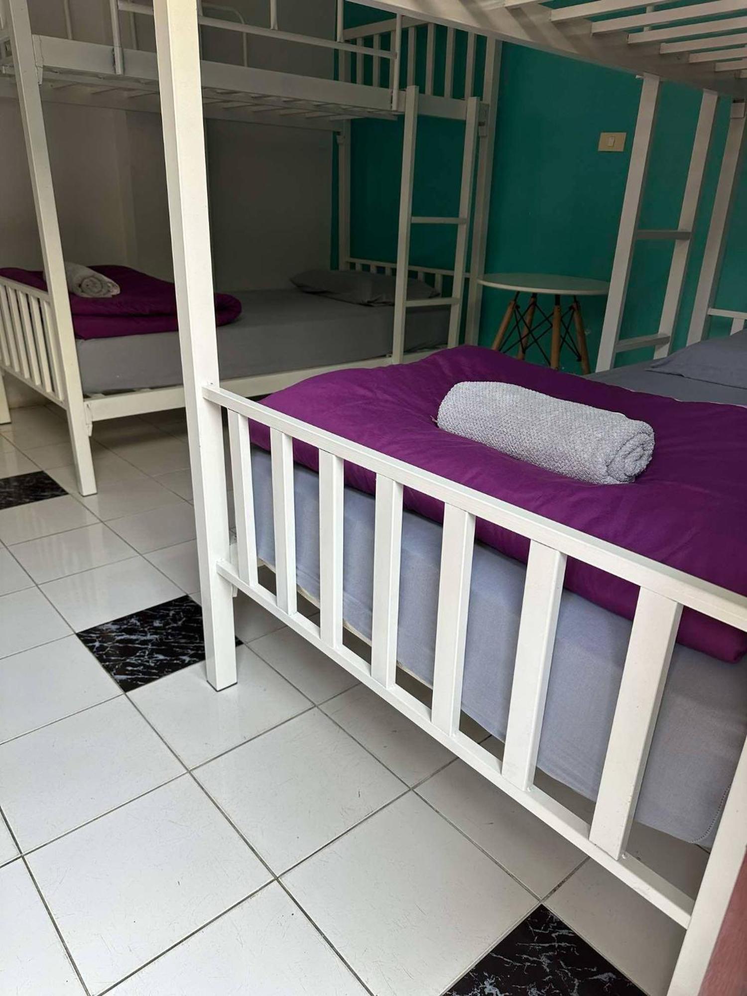 Blue Moon House - A Budget Hostel For Easy Travellers チエンマイ エクステリア 写真