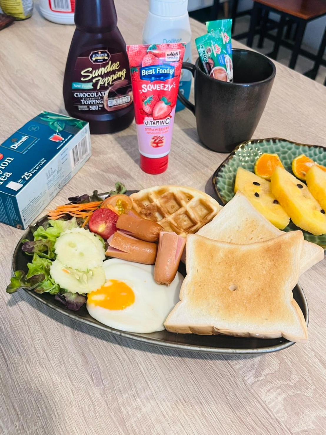 Blue Moon House - A Budget Hostel For Easy Travellers チエンマイ エクステリア 写真