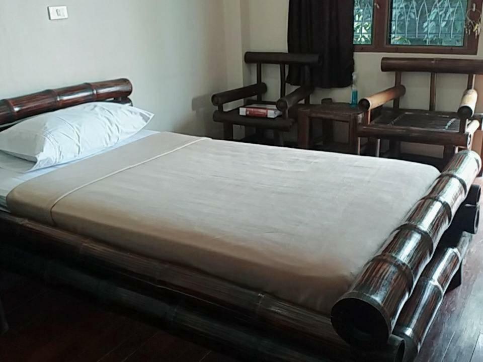 Blue Moon House - A Budget Hostel For Easy Travellers チエンマイ エクステリア 写真